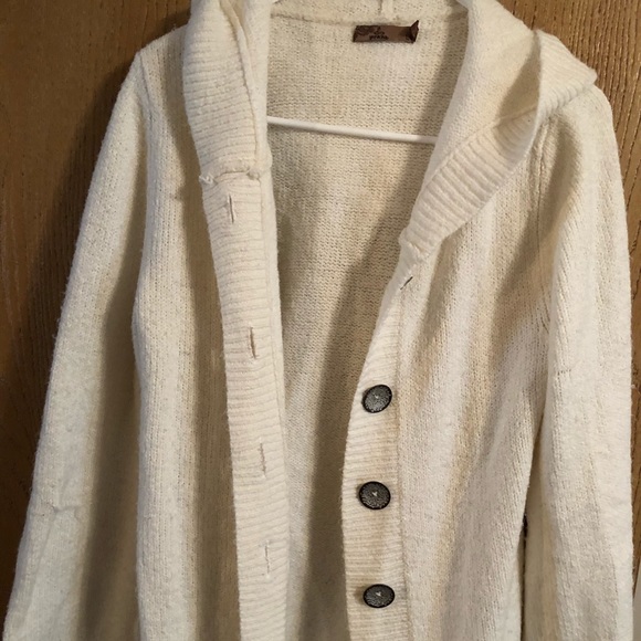White Prana sweater with big buttons - Picture 1 of 7